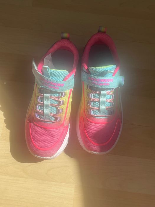 Adidași Skechers nr 34 cu lumini