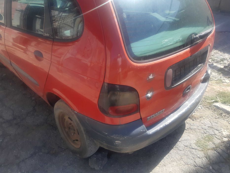 Рено Сценик-бензин на части