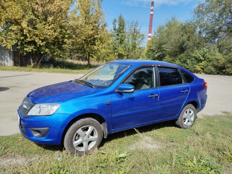 Автомобиль Гранта Лифтбек
