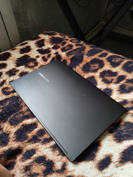 Asus Vivobook OLED