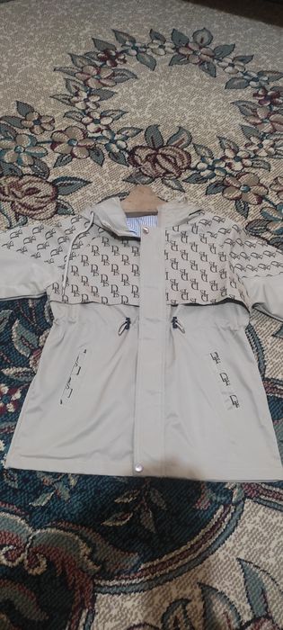 Куртка для девочек осень -весна хорошего качества.