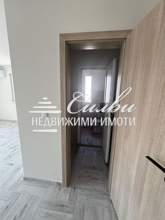 Дава се под наем Офис в Шумен, Център - 40 кв.м за 204 € - Снимка #4