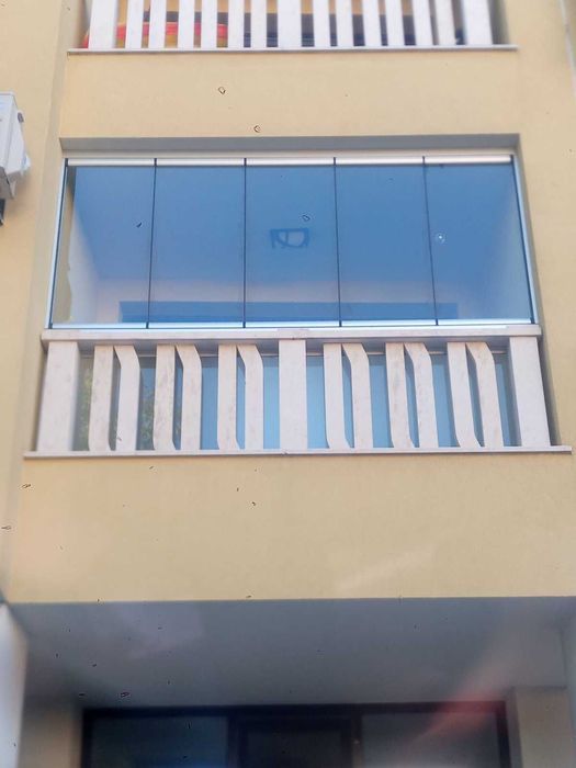 Безпрофилна система остъкляване на тераси