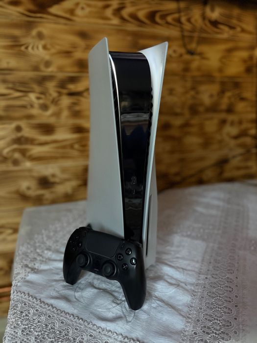 Vând ps5 cu disk și jocuri