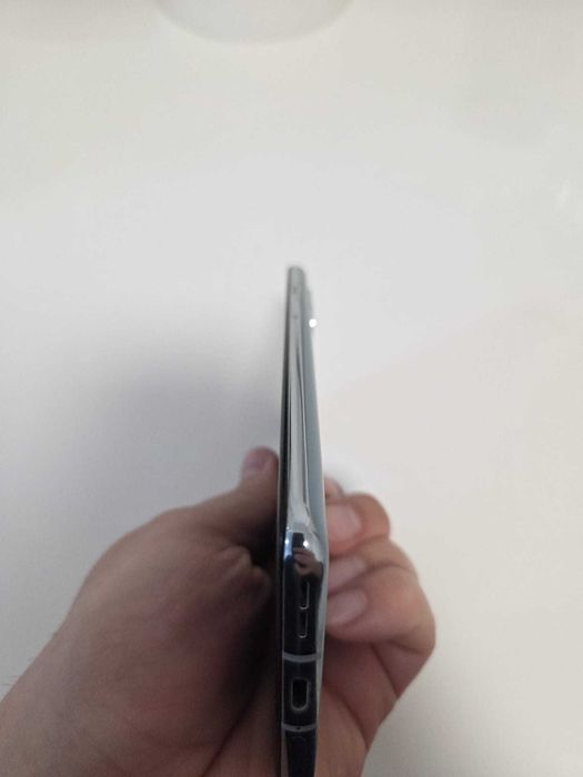 OnePlus 8T – 8GB RAM / 128GB – Liber la rețea – Stare foarte buna