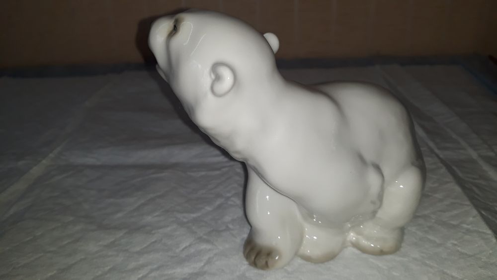 Продам статуэтку Медведь