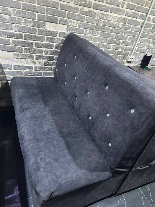 Divan / Devan sotiladi 12 ta