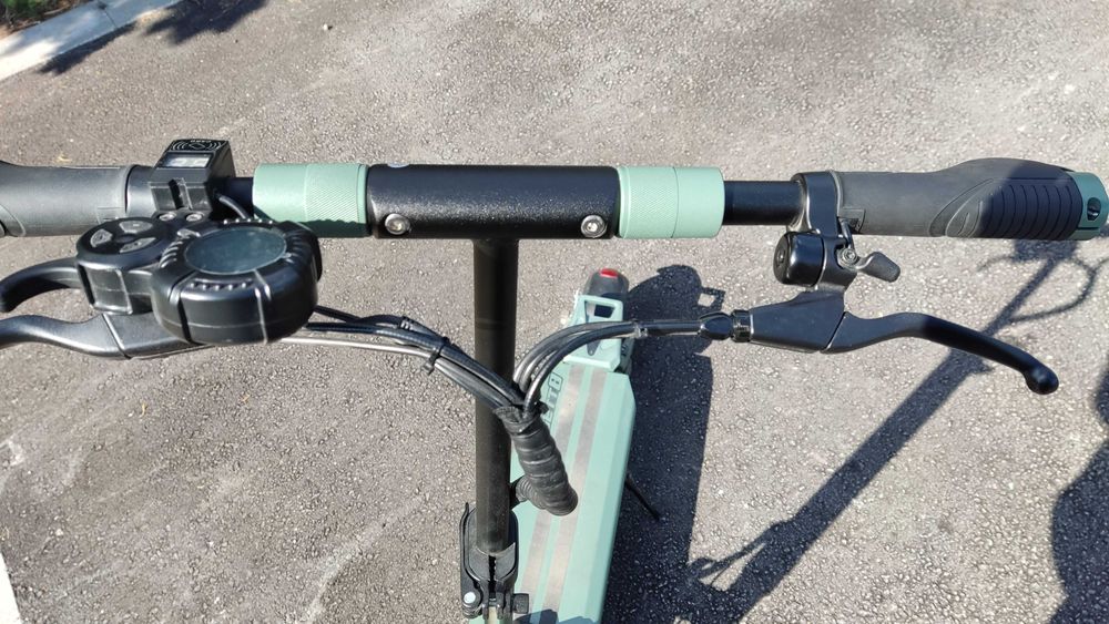 Vsett 8 48V/15.6Ah електрическа тротинетка