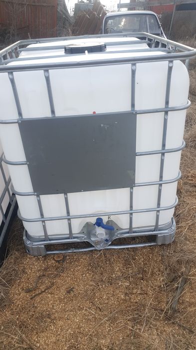 Rezervoare 1000l cu grilaj metalic