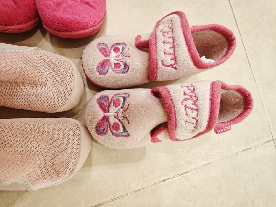 Лот пантофи за детска  градина, размер 26/27 за момиче