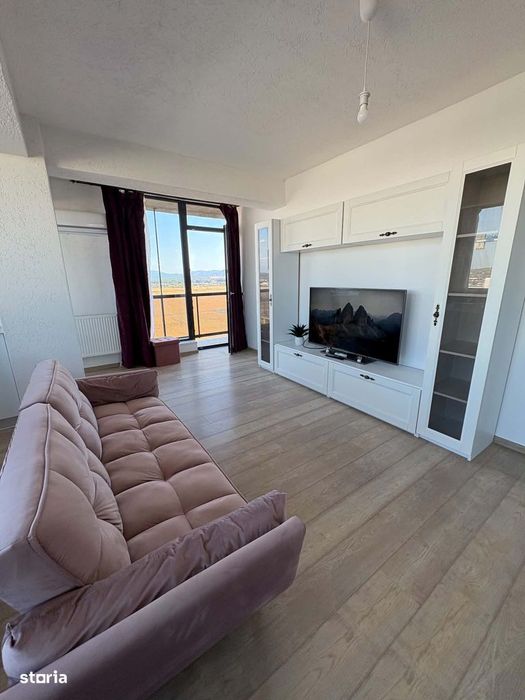 Apartament modern de 3 camere cu balcon și priveliște către munti