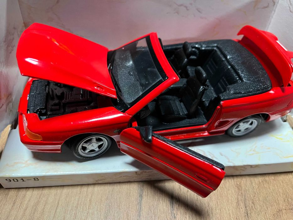 Метална колекционерска количкa FORD EXPLORER/MUSTNAG 1992г.Maisto 1:24