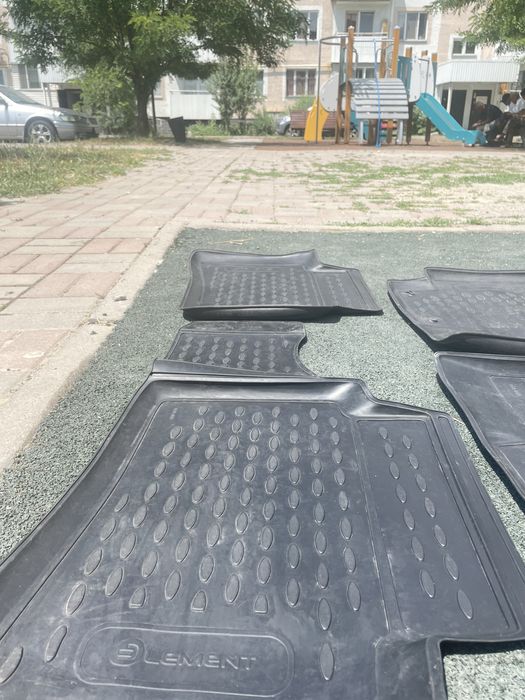 Акцент машинасына арналған коврик