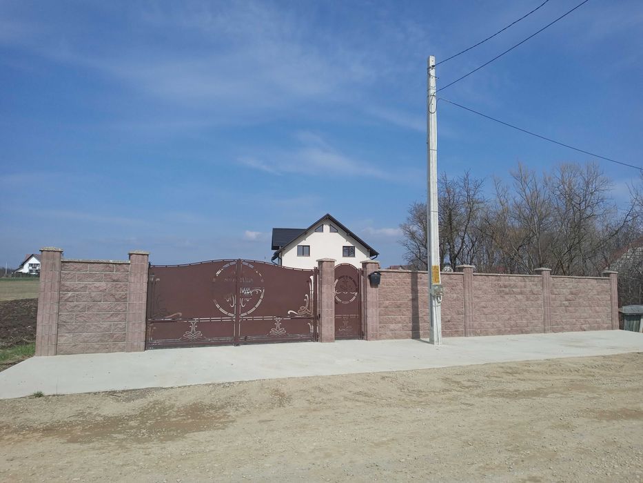 Casa de vanzare Horodnic de Jos 200m2 teren 2500m2 150000 euro