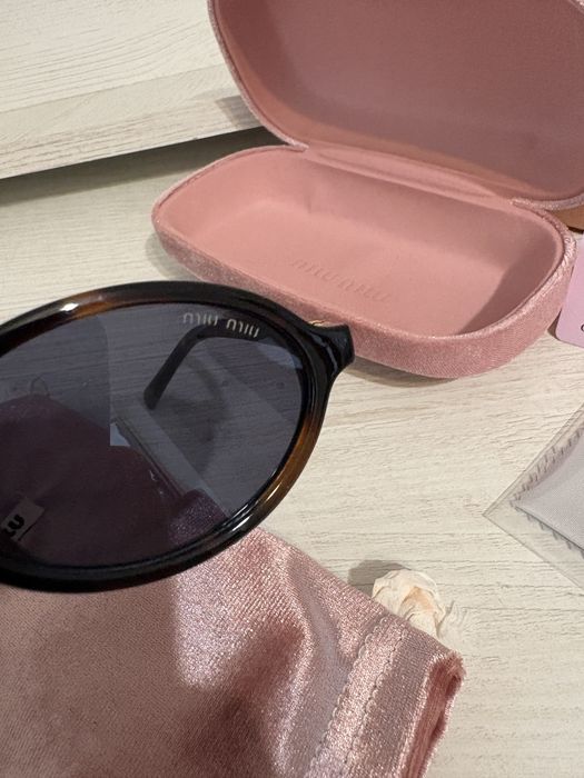 Ochelari de soare miu miu