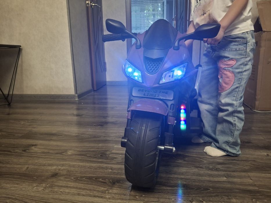 Продаётся скутер детский