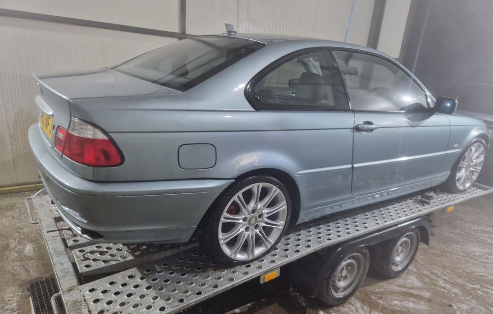 Dezmembrez bmw e46 coupe 318ci 320ci motor n42b20a interior piele recaro m jante r18 triple led punte grup cutie cardan volan bara faruri usa piese