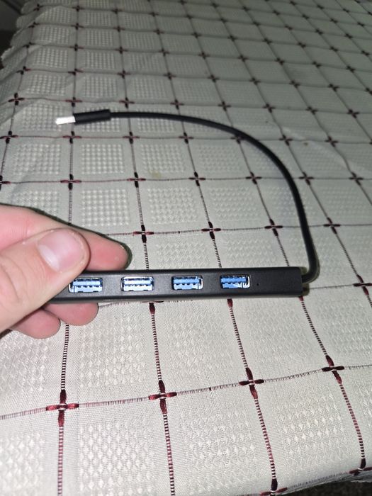 USB hub Чисто нов