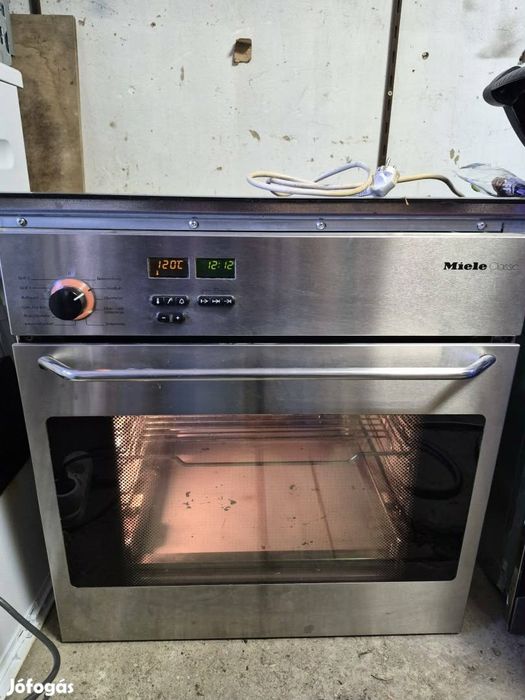 Фурна за вграждане Miele