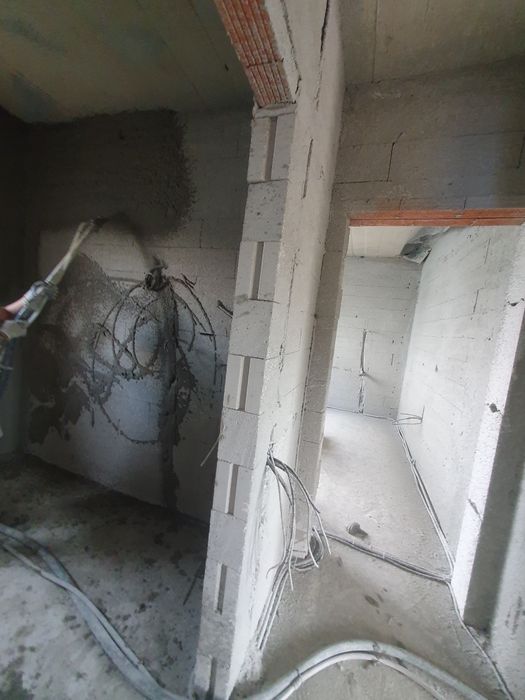 Tencuiala mecanizata