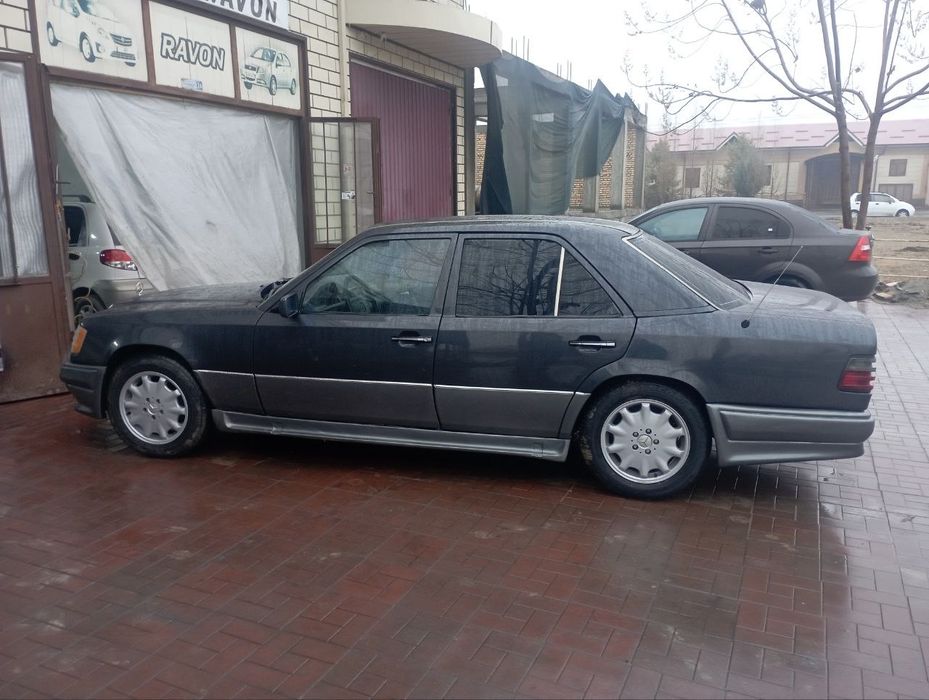 W124  sotiladi gazi bor