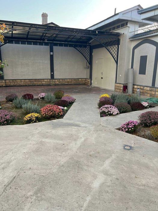 Яккасарай  Ориентир: ул. Нукусская, 3 уровня, участок 6,8 соток