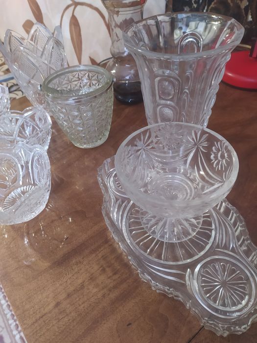 Хрусталь и прочая посуда.