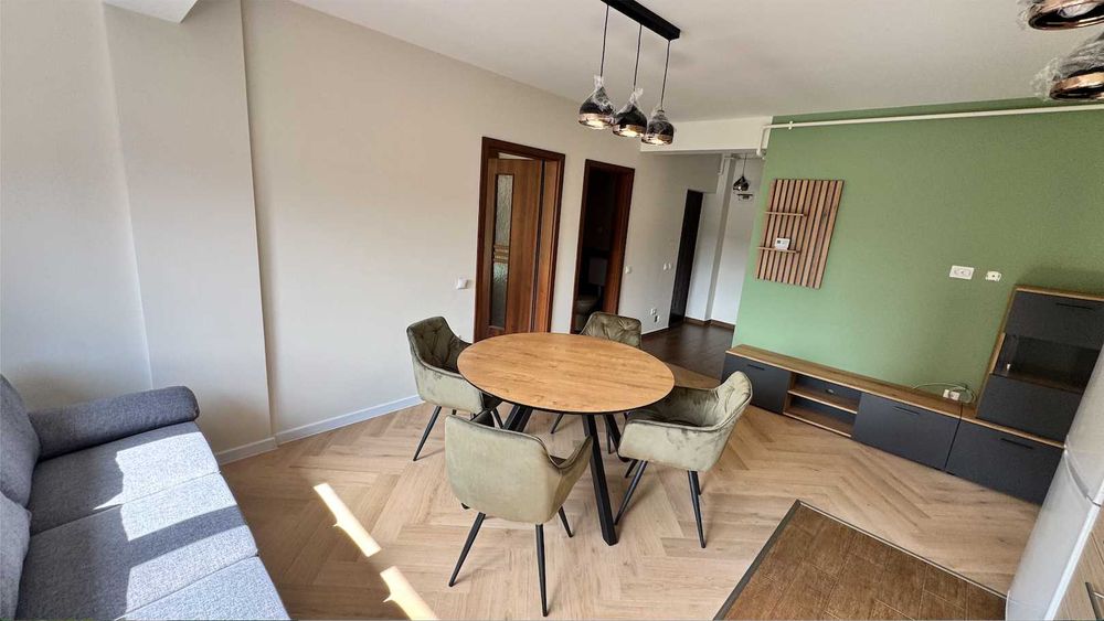 Apartament 3 camere, plus parcare