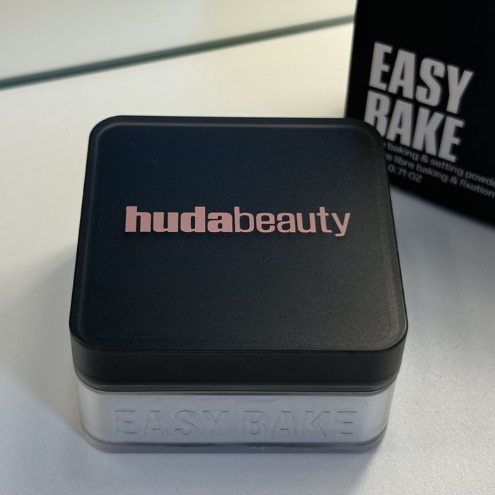 Пудра Huda Beauty Easy Bake - Sugar Cookie