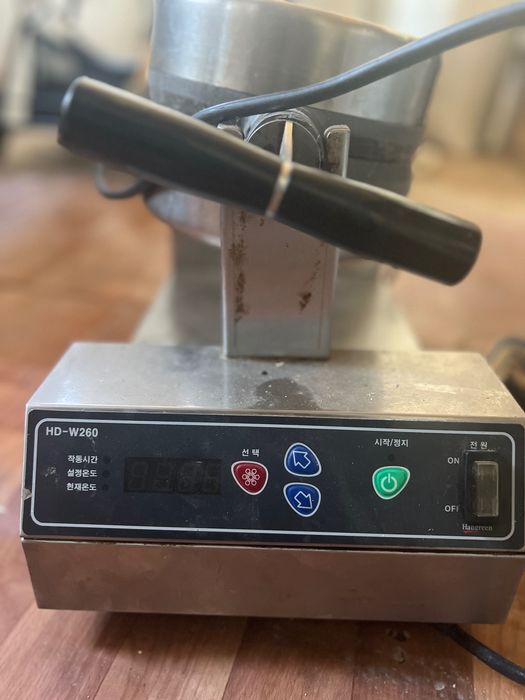 Продам вафельницу