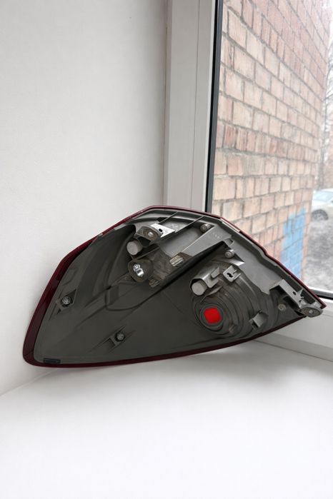 Задний фонарь Subaru Outback 2003–2009