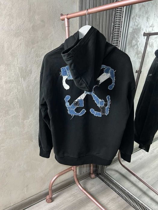 Мъжки блузи и суичери в черен цвят