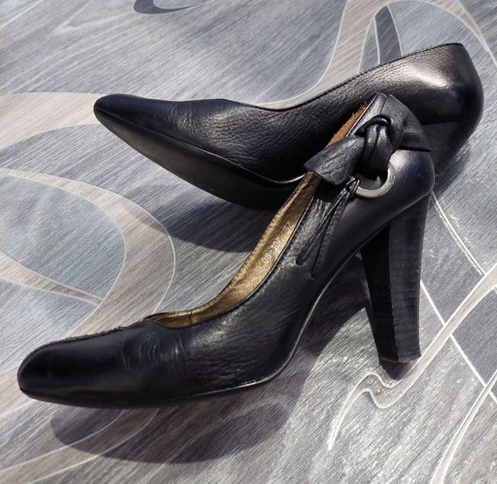 Продам кожаные туфли