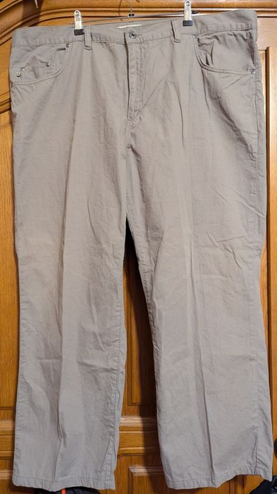 Pantaloni bej mărime mare