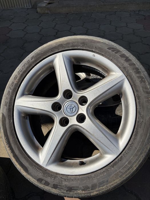 Jante Toyota avensis pe 17 cu cauciuri de vara dot 2022