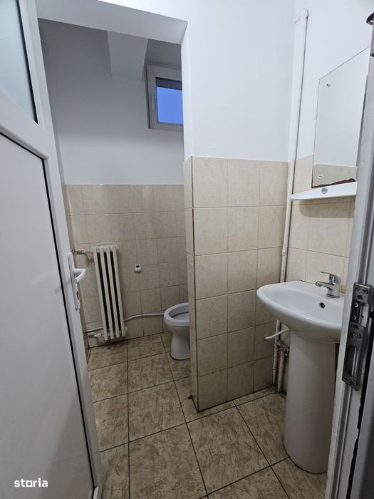 Vand CABINET MEDICAL in Policlinica din Piata mica George Enescu