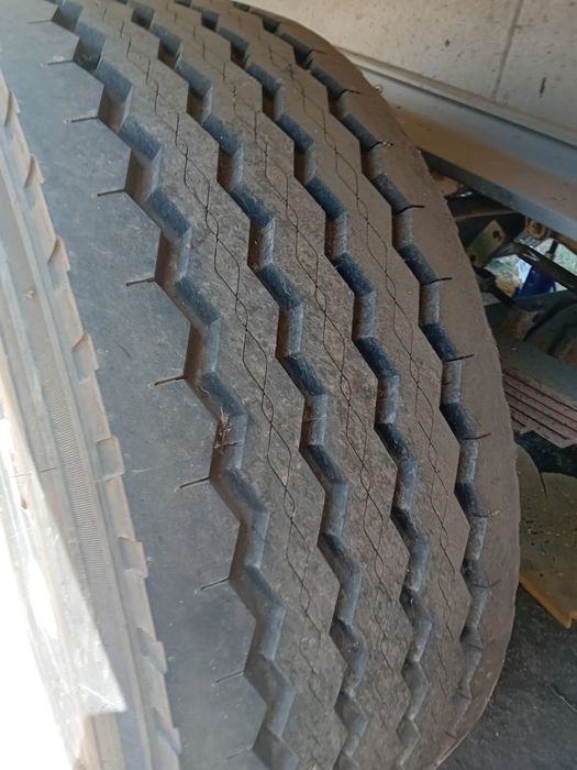 Vând semiremorca cereale 65 mc