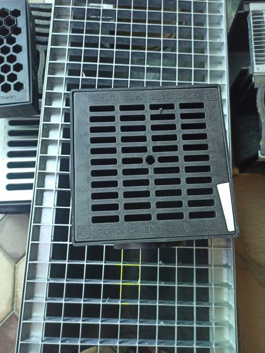 Комплект дождеприёмника Gidrolica Point 20x20, новый