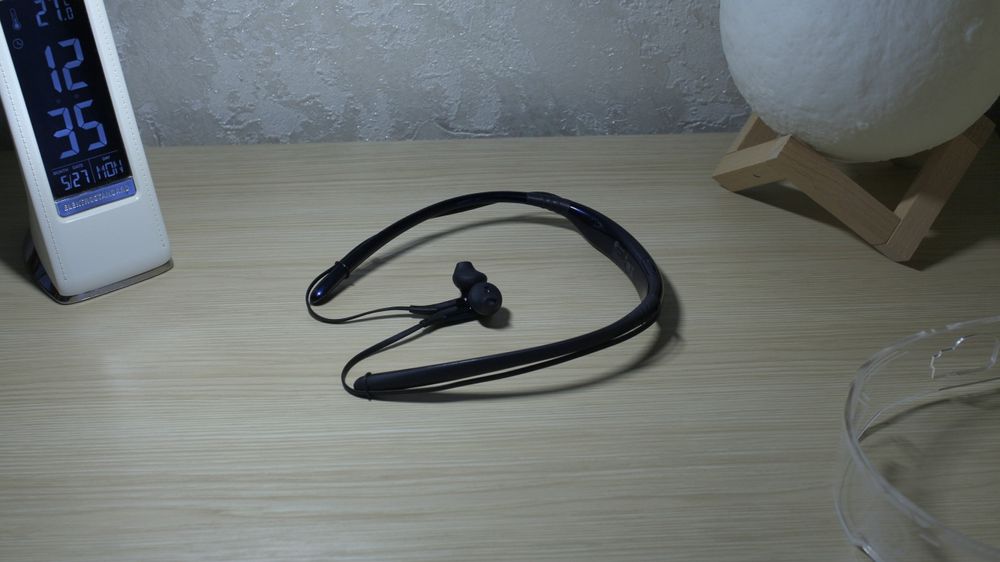 Наушники Samsung Level U