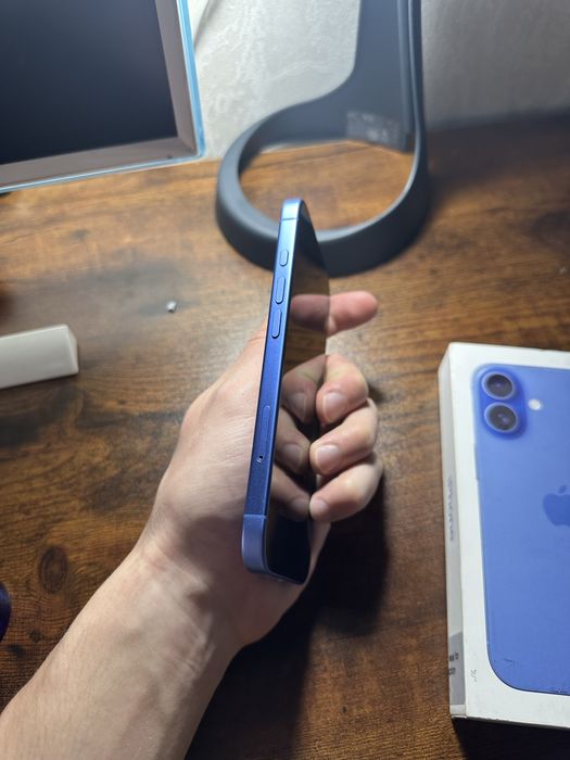 Iphone 16 на гарантии