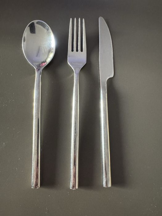 Tacâmuri / Set tacâmuri.  Lingura / Furculita/Cuțit