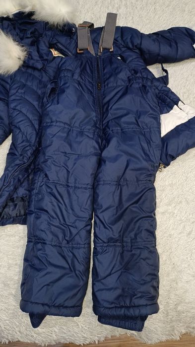 122 см.Продам зимний комбинезон для девочки