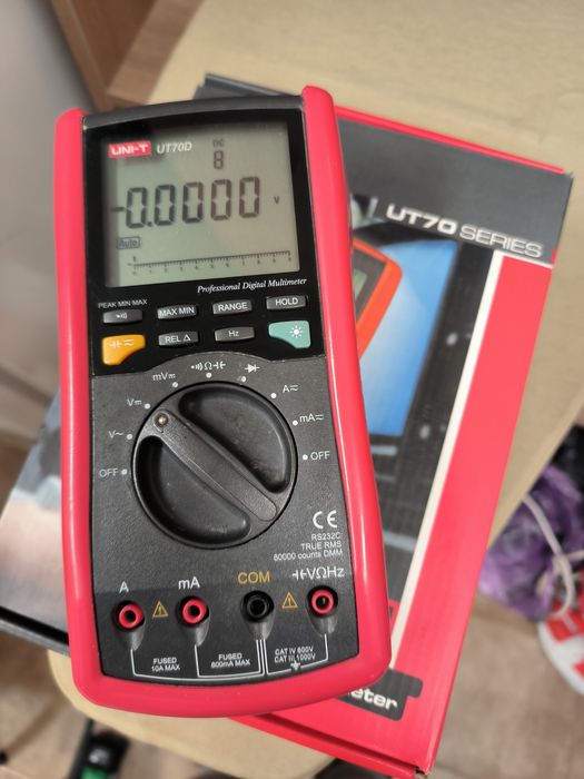 Uni - T  UT70D мултиметър