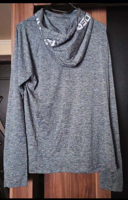 Bluza maneca lunga si gluga