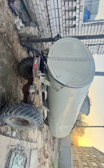 Заправочная одноосная бочка