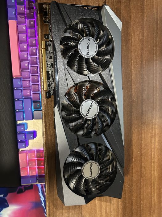 Placa video Nvidia Gigabyte Geforce RTX 3070Ti Windforce OC 8GB GDDR6X