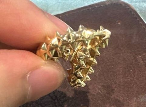 Продаются золотые серьги