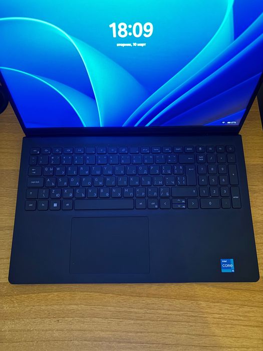 Dell Vostro 15 3530 / i5-1334U 13th Gen / 16GB RAM / 512GB SSD + чанта