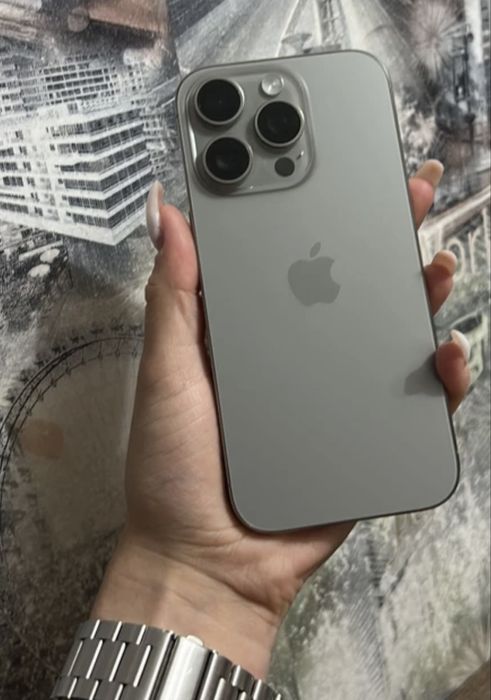 Продам iphone 16 pro 256 гб