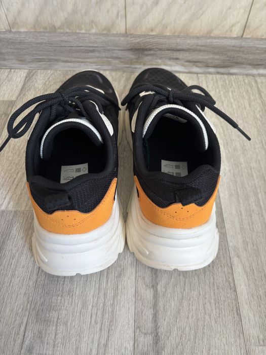 Продам кроссовки